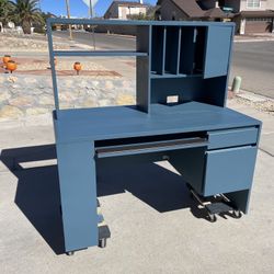 Refurbished Modern Blue Computer Desk 🖥️