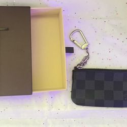 Louis Vuitton 2021 Damien Graphite Key Pouch for Sale in Brooklyn, NY -  OfferUp