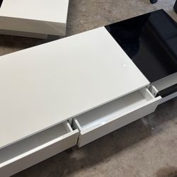 SAFAVIEH WESLEY TV STAND 