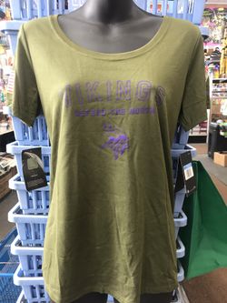 Women Nike Viking T-shirt size Medium