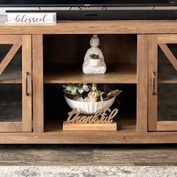 TV Stand - Modern farmhouse