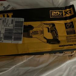 Dewalt Sawsall 20volt Dcs382b