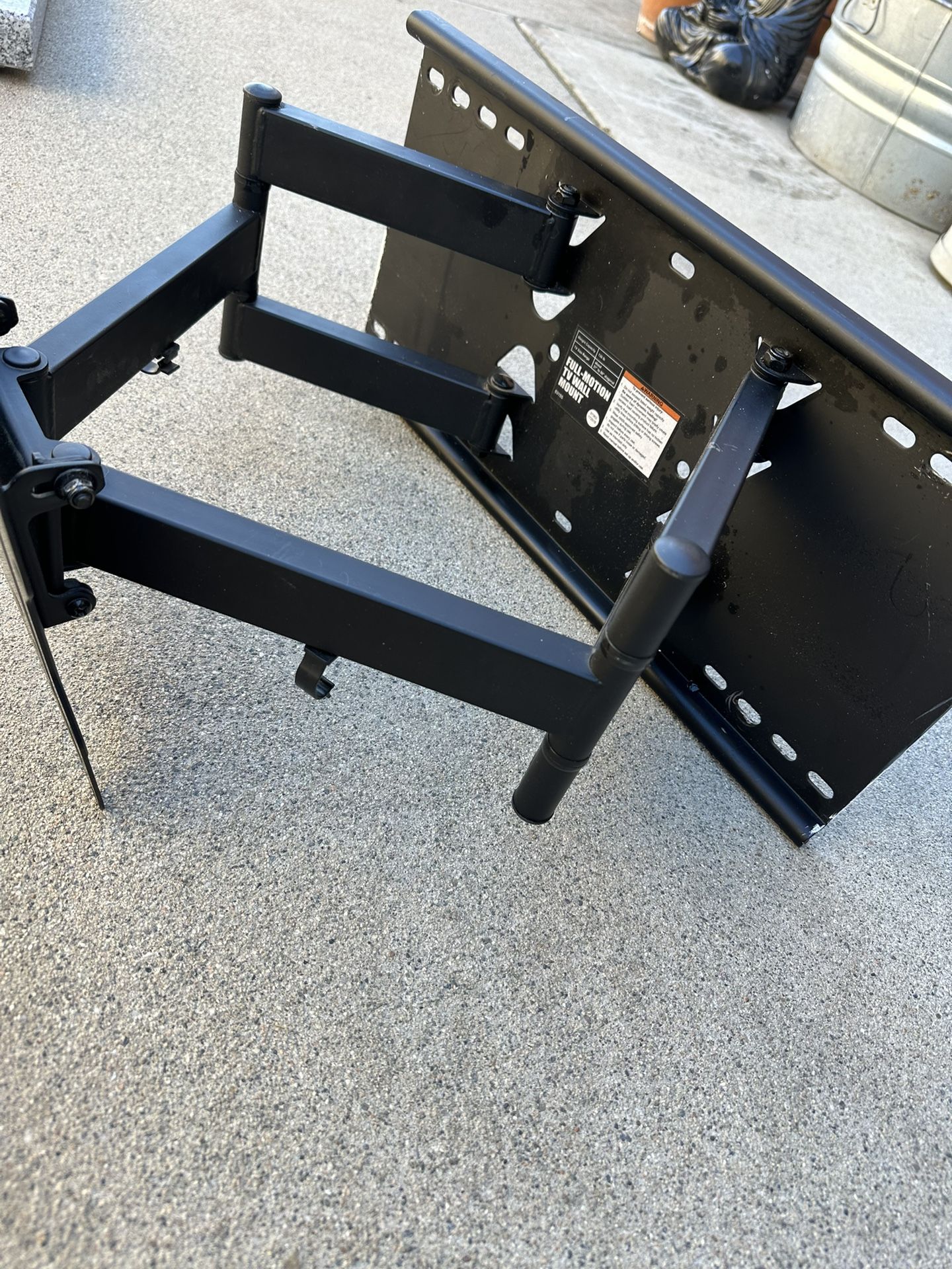 Full Motion TV Wall Mount