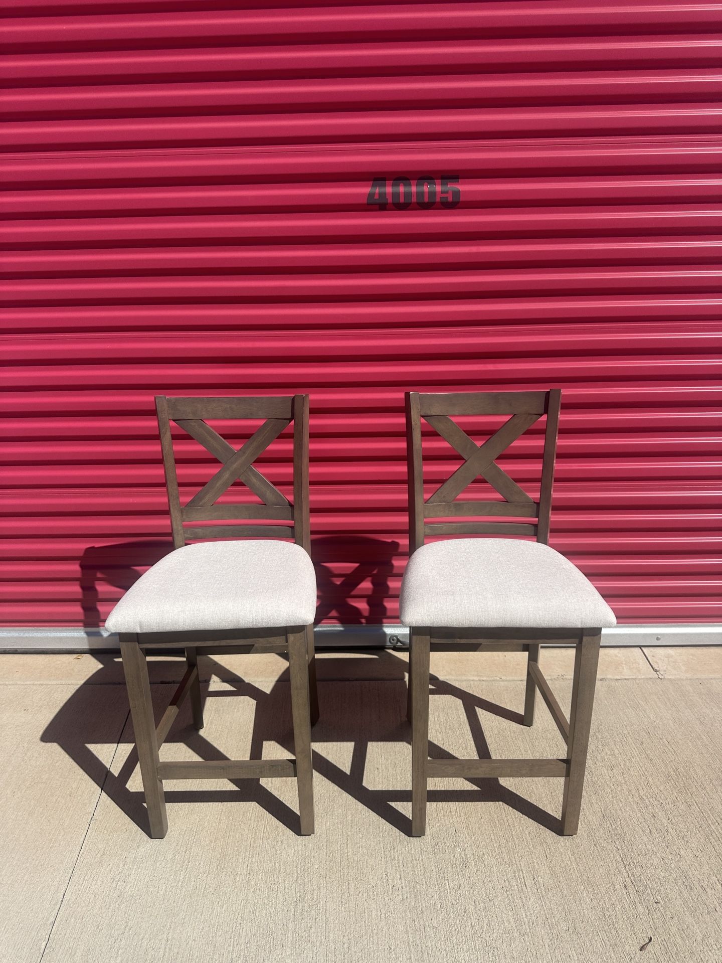 Dining room side chairs, Accent chairs