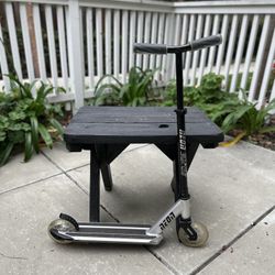 Yvolution Neon Ghost Scooter