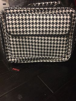 Lop top carrying case.