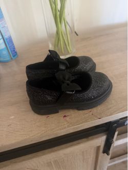 Black toddler shoes.