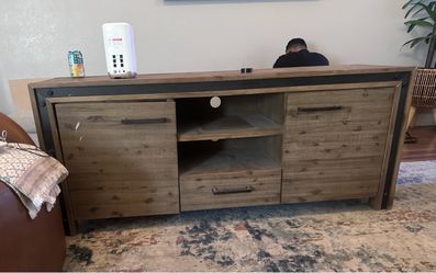 Tv table 65’