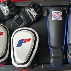 gloves shinguards mitts