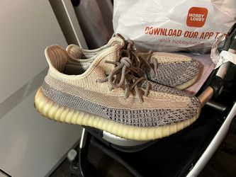 Yeezy Ash Pearl Size 8.5 Tan Used 