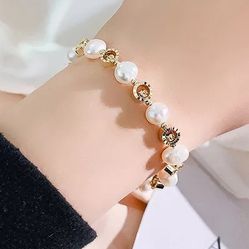 Fashion Lovely Adjustable Pearl Bracelet.