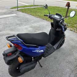 2007 Yamaha Zuma 50cc 2 STROKE 9k Miles Runs Great Clean Title 