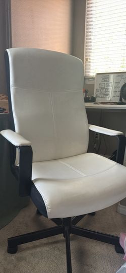 White Faux Leather High-Back Office Chair