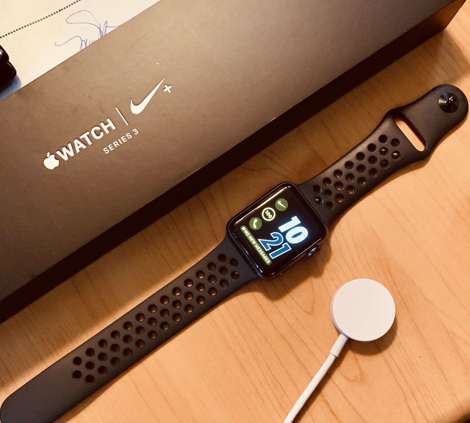 Apple Watch Series 3 Nike+ GPS/WIFI Like New w/ box and Charger