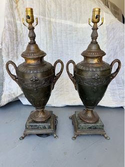 PAIR of Vintage Trophy Urn Table Lamps – Bronze Finish, Marble Bases & Claw Feet – Hollywood Regency