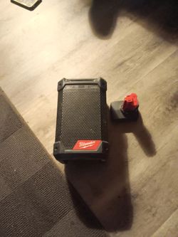 Milwaukee radio and battery combo