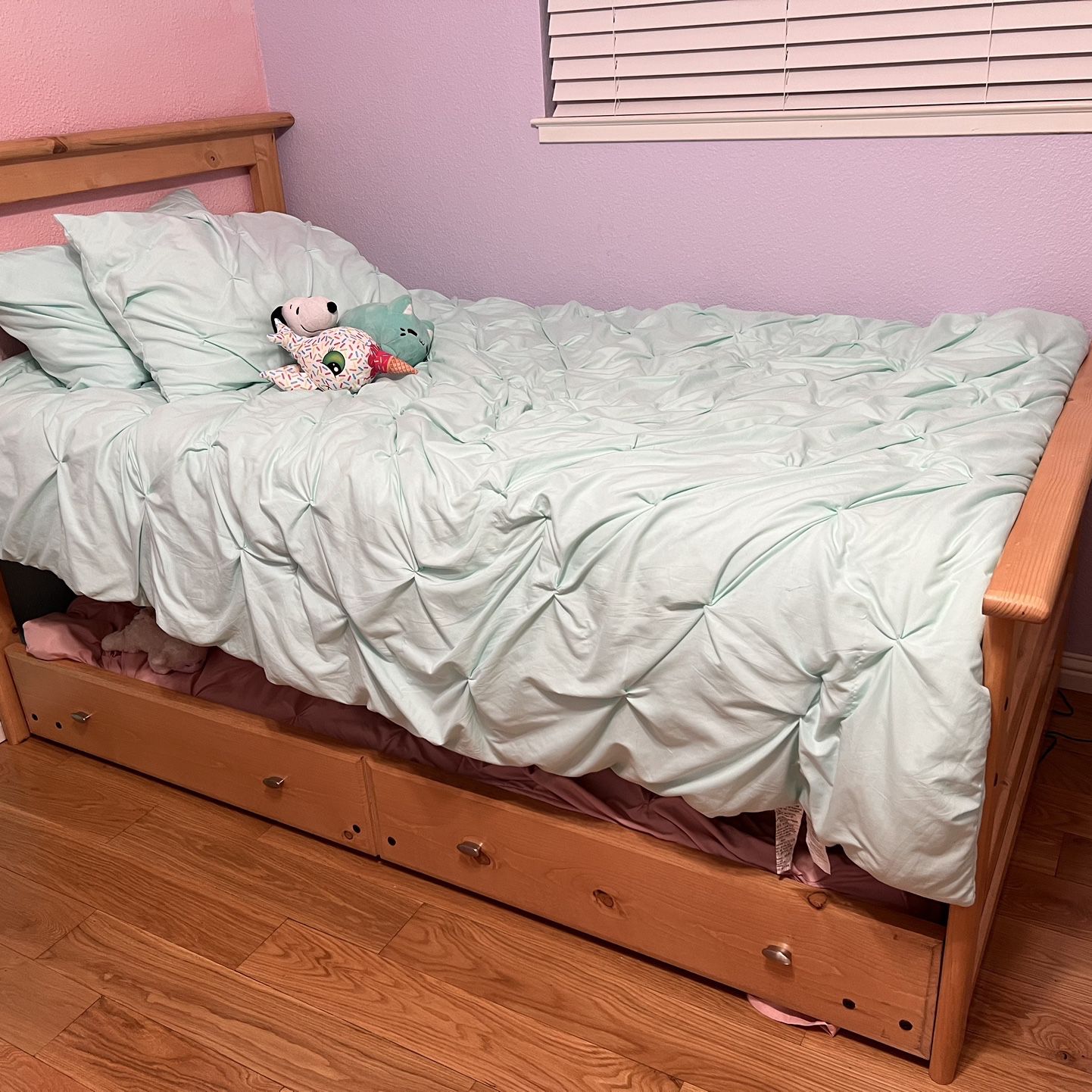 Twin Bed With Trundle-