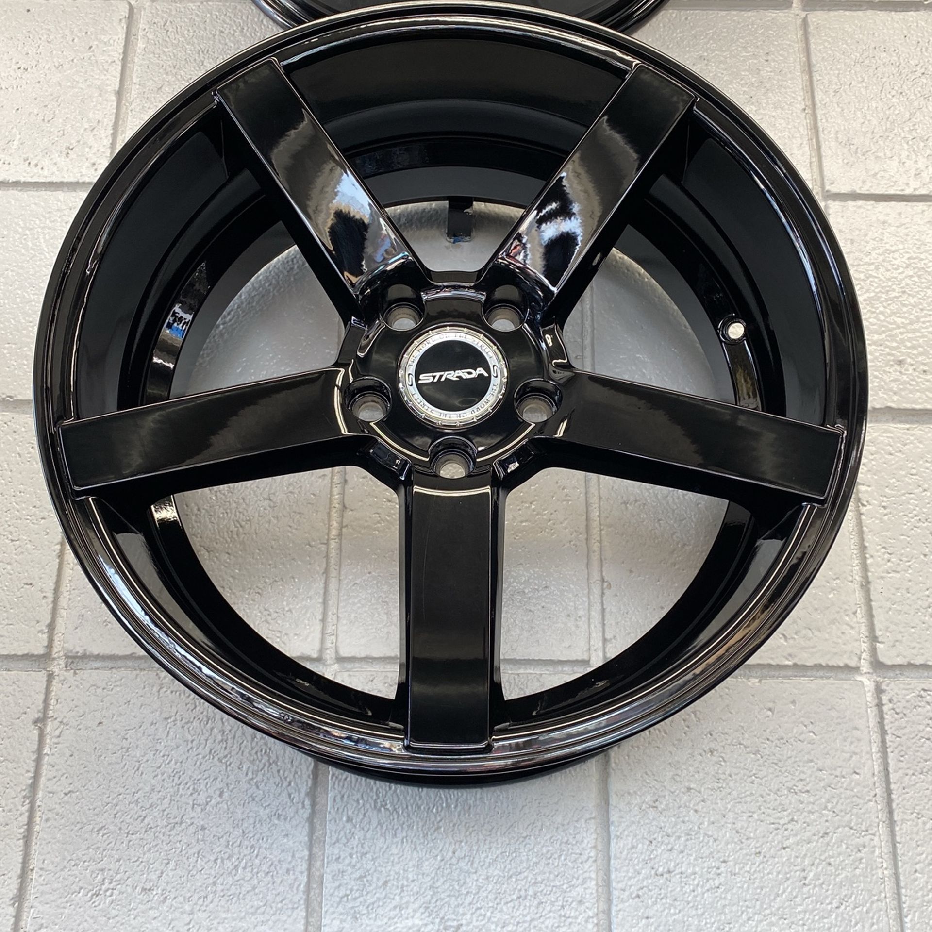 18” Strada Wheels