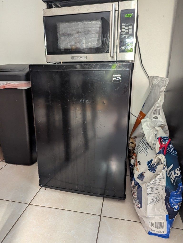 Kenmore Mini Fridge