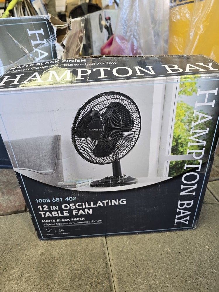 12" 3 Speed Oscillating Personal Desk Fan