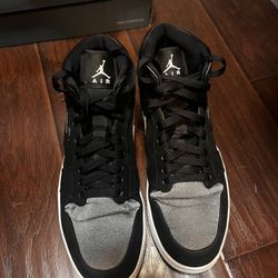 Nike Air Jordan 1