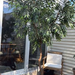 Tall Indoor/Outdoor Artificial Tree – Great Condition