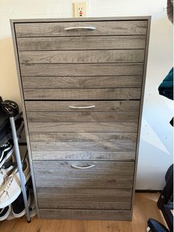 Shoe dresser