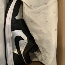 Women’s Silver Toe Low 9.5 