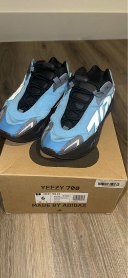 Adidas Yeezy 700 V3 Size 6