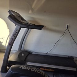 Nordic Track A2550 PRO Treadmill 