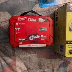 Milwaukee 16 PC Bi-metal Hole Saw Kit 