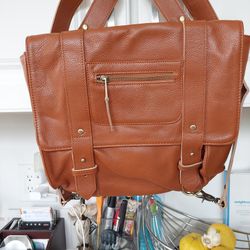 Vere Verto Leather Messenger Bag 