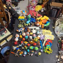 Mixed Small Toy Lot Of 75 With Figures, Vehicles, Accessories Etc - Pre-owned In Very Good Condition
