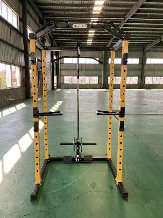 Squat Rack/Power rack With Pulley System, Lat Pull Down, Dips Station And Attachments