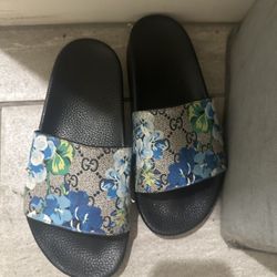 Women’s Shoes 