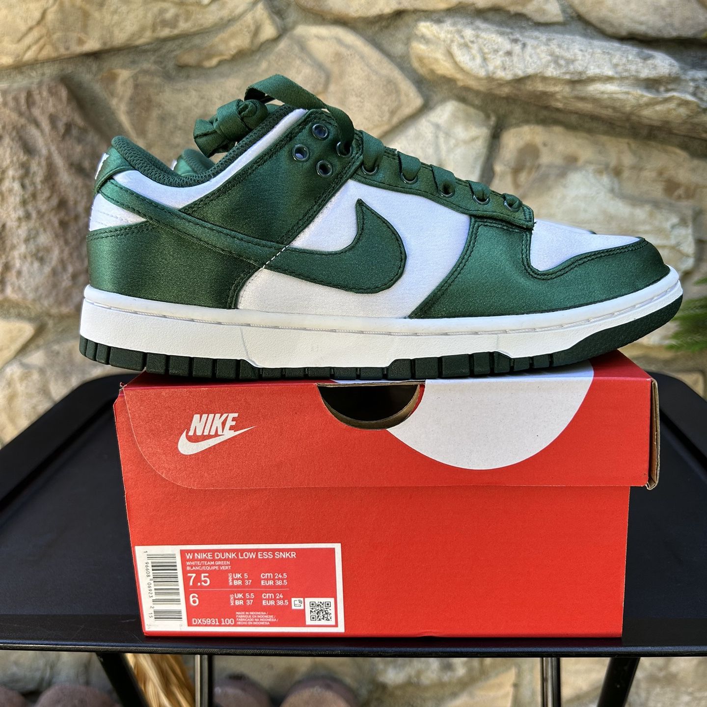 Nike Dunk Low “Satin Green” Size 7.5 Women's/ 6Y for Sale in Los