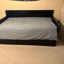 Twin XL Bed pull out 