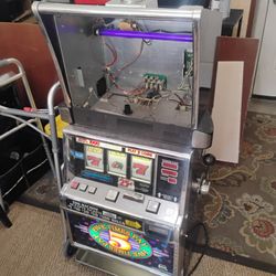 Vintage Slot Machine 