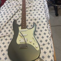 AZES40 Ibanez Electric Guitar + Mustang LT25 Amp + Roadrunner Boulevard II Case Bundle