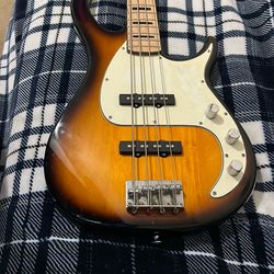Jazz 4 String Bass. Peavey Milenium