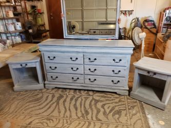 Dresser with mirror and matching nightstands