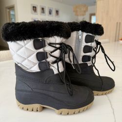 Kids Snow Boots - size 1 