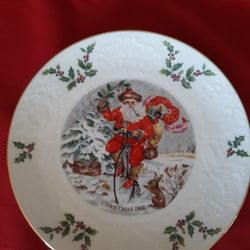 Christmas collector plate by Royal Doulton