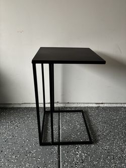 Metal armrest table
