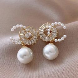 Brand New Luxury Pearl Imitation & Zircon Earrings