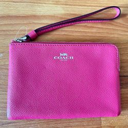 Coach Corner Zip Wristlet, Lether