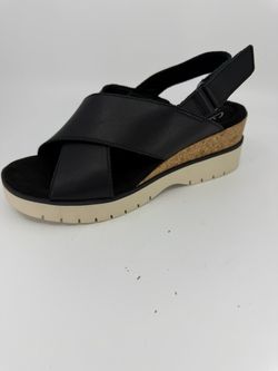Clarks Women’s 7.5W Black Wedge Sandal left shoe only