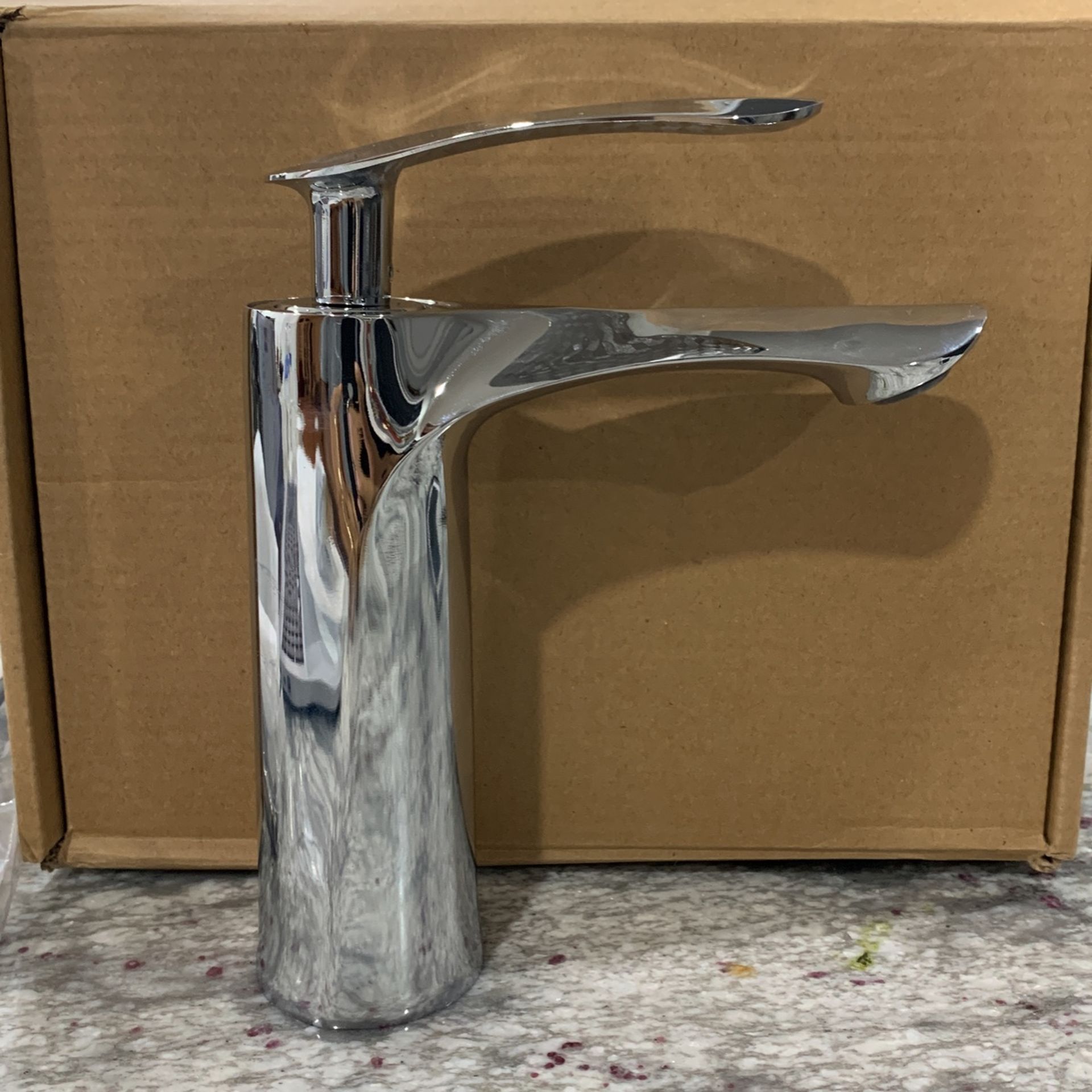 Bathroom faucet single handle one hole sink In Crome