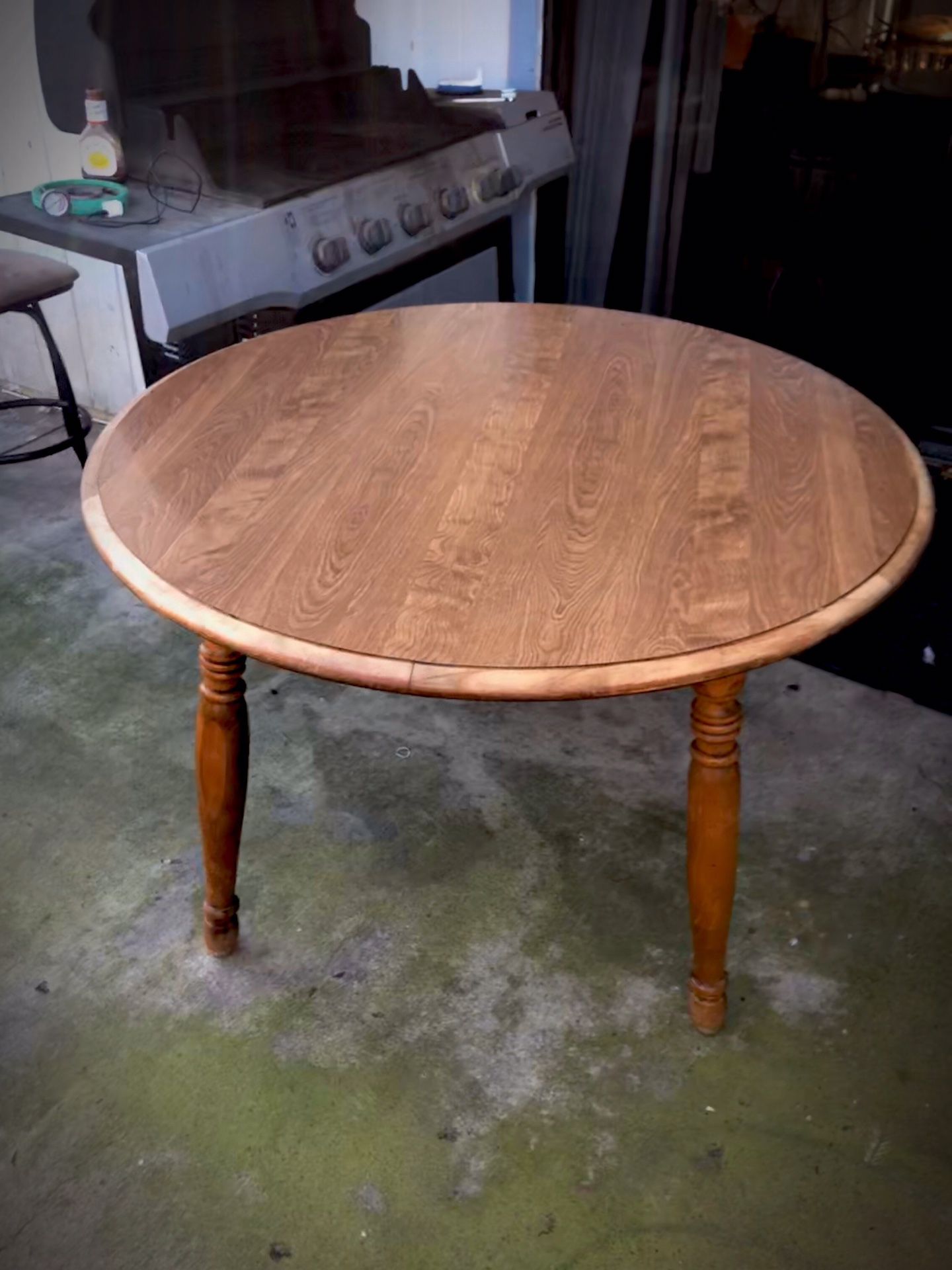 Solid Maple Wood Round Dining Table w/ 6 chairs