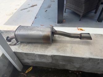 2019 Nissan Sentra muffler